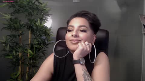 Snapshot of allyiah chatting on February 8, 2025, 11:34 pm online show from February 8, 2025, 11:34 pm