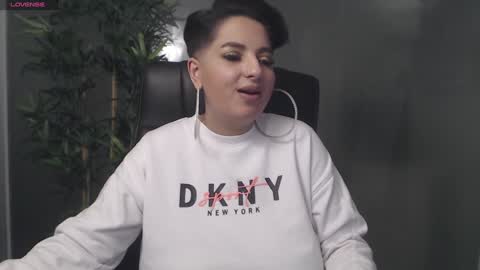 Snapshot of allyiah chatting on February 9, 2025, 2:38 am online show from February 9, 2025, 2:38 am