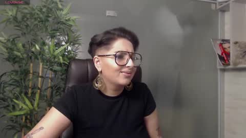 Snapshot of allyiah chatting on February 11, 2025, 9:25 pm online show from February 11, 2025, 9:25 pm