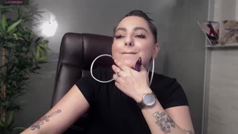 Snapshot of allyiah chatting on March 11, 2025, 8:42 pm online show from March 11, 2025, 8:42 pm