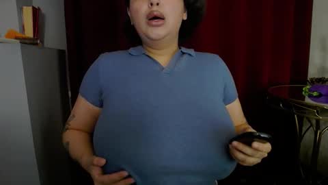 Snapshot of allyiah chatting on November 9, 2025, 5:11 pm online show from November 9, 2025, 5:11 pm