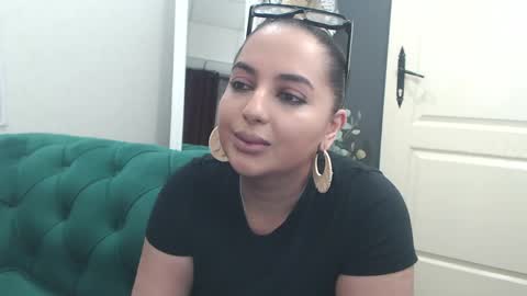         online show from April 18, 2026, 8:31 pm