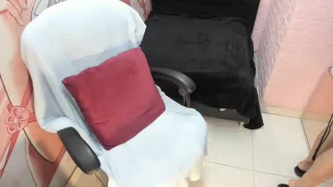 Snapshot of allysonmilf chatting on March 19, 2026, 1:59 pm Allyson online show from March 19, 2026, 1:59 pm