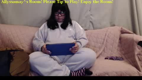 Allyssamay online show from March 26, 2026, 4:29 am