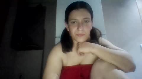 Snapshot of alma_amy chatting on February 6, 2025, 9:17 pm Alma online show from February 6, 2025, 9:17 pm