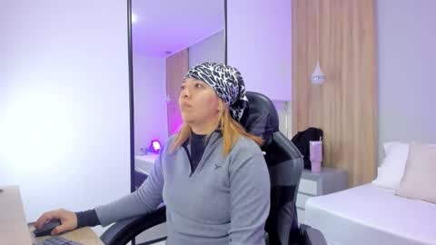 ALMA FENIX  online show from January 17, 2026, 12:21 pm