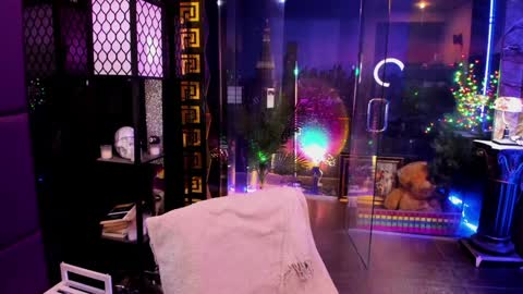 Snapshot of alma_pearl chatting on October 4, 2025, 9:29 am Alma online show from October 4, 2025, 9:29 am