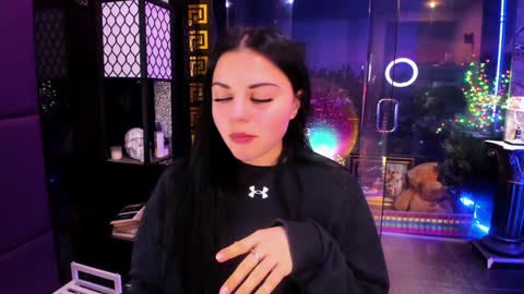 Snapshot of alma_pearl chatting on October 25, 2025, 8:55 am Alma online show from October 25, 2025, 8:55 am