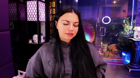 Snapshot of alma_pearl chatting on October 30, 2025, 6:48 am Alma online show from October 30, 2025, 6:48 am