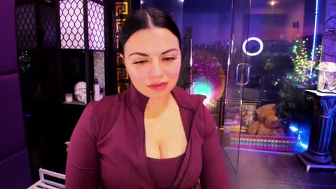 Snapshot of alma_pearl chatting on November 4, 2025, 8:24 am Alma online show from November 4, 2025, 8:24 am