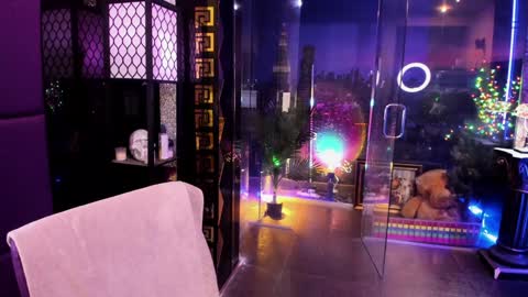 Snapshot of alma_pearl chatting on November 7, 2025, 7:41 am Alma online show from November 7, 2025, 7:41 am