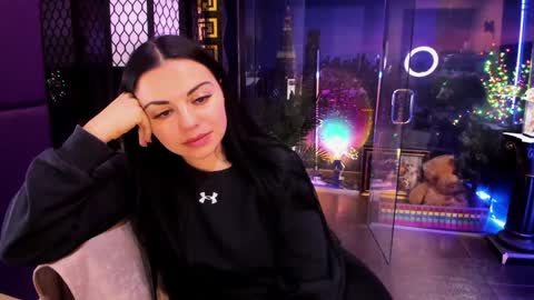 Snapshot of alma_pearl chatting on November 9, 2025, 9:29 am Alma online show from November 9, 2025, 9:29 am