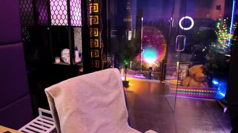 Snapshot of alma_pearl chatting on November 22, 2025, 10:03 am Alma online show from November 22, 2025, 10:03 am