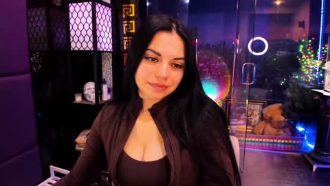 Snapshot of alma_pearl chatting on November 23, 2025, 9:42 am Alma online show from November 23, 2025, 9:42 am