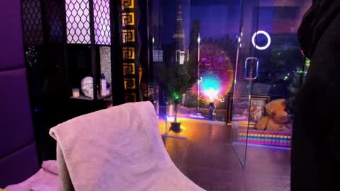 Snapshot of alma_pearl chatting on December 14, 2025, 9:36 am Alma online show from December 14, 2025, 9:36 am