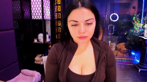 Snapshot of alma_pearl chatting on December 20, 2025, 6:31 am Alma online show from December 20, 2025, 6:31 am