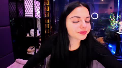 Snapshot of alma_pearl chatting on December 22, 2025, 8:44 am Alma online show from December 22, 2025, 8:44 am