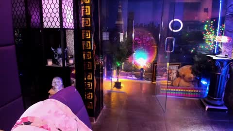 Snapshot of alma_pearl chatting on January 13, 2026, 8:30 am Alma online show from January 13, 2026, 8:30 am