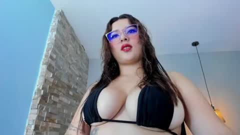 Snapshot of alma_valencia chatting on June 27, 2026, 12:22 pm ALMA online show from June 27, 2026, 12:22 pm