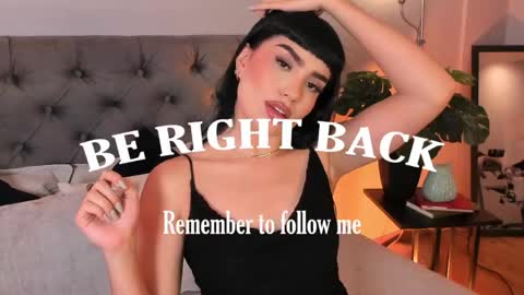 Mia online show from April 18, 2026, 12:42 pm