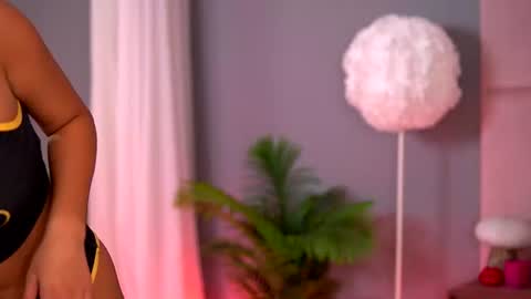 Snapshot of almajenkins chatting on June 27, 2026, 5:01 am Emma online show from June 27, 2026, 5:01 am