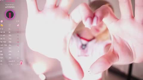 Snapshot of alodiaacomb chatting on June 14, 2026, 3:08 am Lia online show from June 14, 2026, 3:08 am