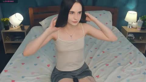 Snapshot of alonareinicke chatting on June 13, 2026, 7:01 pm Alona online show from June 13, 2026, 7:01 pm
