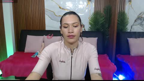 Snapshot of alonddra_tay chatting on April 14, 2026, 11:49 am alonddra_tay online show from April 14, 2026, 11:49 am