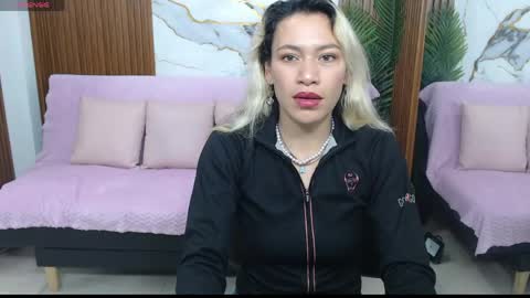 Snapshot of alonddra_tay chatting on April 16, 2026, 11:44 am alonddra_tay online show from April 16, 2026, 11:44 am