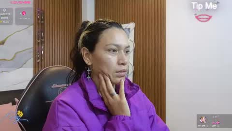 alonddra_tay online show from June 10, 2026, 12:04 pm