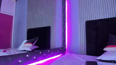 alondra_tits online show from November 27, 2025, 1:02 pm