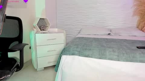ALONDRA CUTE online show from April 13, 2026, 4:18 am