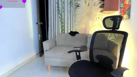 Snapshot of alondrasoomer chatting on May 29, 2026, 6:22 am ALONDRA CUTE online show from May 29, 2026, 6:22 am