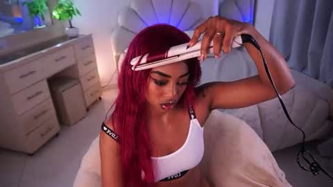 Snapshot of alondrraparrow chatting on June 19, 2026, 8:40 am Alondra online show from June 19, 2026, 8:40 am