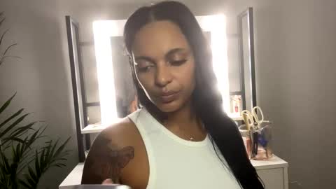 alongcamelexy online show from October 23, 2025, 2:33 am