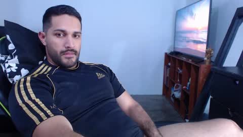 alonxoo online show from December 15, 2024, 3:24 am
