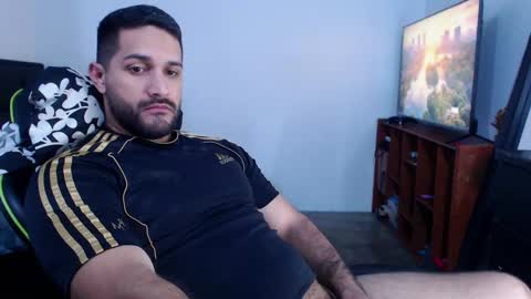 alonxoo online show from January 18, 2025, 2:14 am