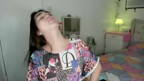 alovelydollnica online show from May 28, 2026, 11:51 am