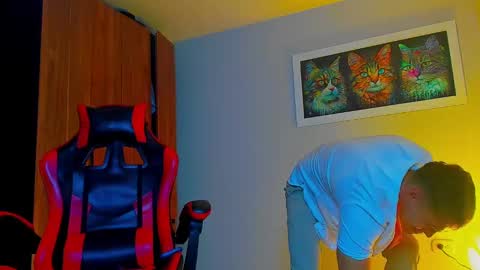 alpha_dominus_ online show from October 4, 2025, 4:21 am