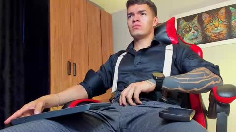 alpha_dominus_ online show from November 3, 2025, 4:03 am