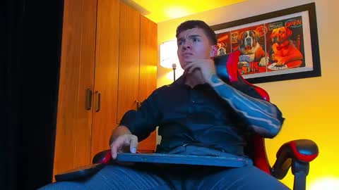 alpha_dominus_ online show from November 18, 2025, 4:39 am