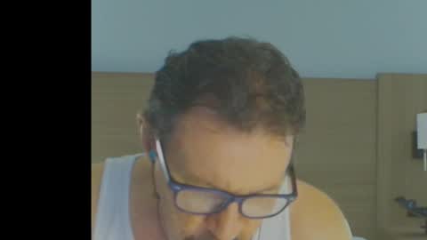 Snapshot of alphablue_wolf1295 chatting on May 4, 2026, 10:50 pm alphablue_wolf1295 online show from May 4, 2026, 10:50 pm