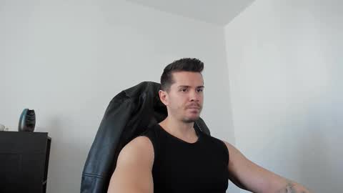 Snapshot of alphagodleatherking92 chatting on September 19, 2025, 9:43 am LeatherMaster online show from September 19, 2025, 9:43 am