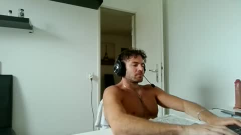 Snapshot of alphah_hunk chatting on May 4, 2026, 11:06 am alphah_hunk online show from May 4, 2026, 11:06 am