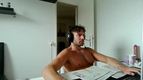 Snapshot of alphah_hunk chatting on May 5, 2026, 10:56 am alphah_hunk online show from May 5, 2026, 10:56 am