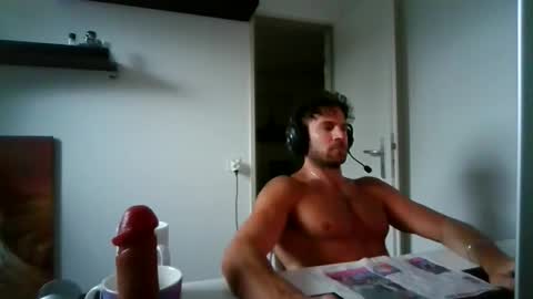 Snapshot of alphah_hunk chatting on May 11, 2026, 6:27 pm alphah_hunk online show from May 11, 2026, 6:27 pm