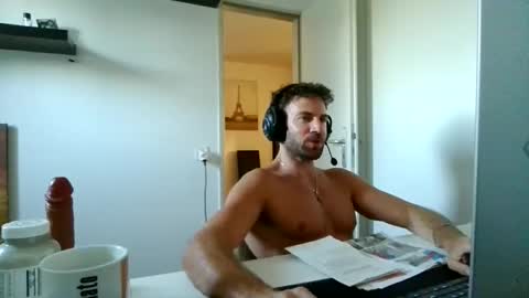 Snapshot of alphah_hunk chatting on June 3, 2026, 6:13 pm alphah_hunk online show from June 3, 2026, 6:13 pm