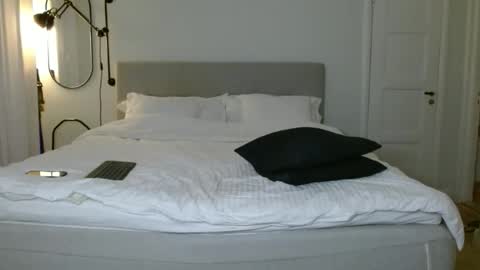 Snapshot of alphahung23 chatting on February 3, 2026, 6:22 am alphahung23 online show from February 3, 2026, 6:22 am