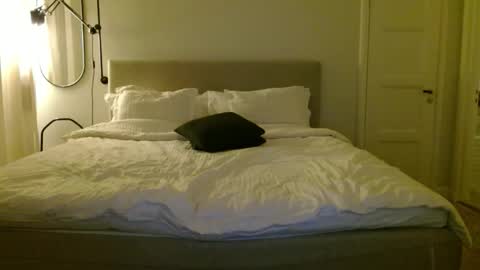 Snapshot of alphahung23 chatting on February 4, 2026, 8:25 pm alphahung23 online show from February 4, 2026, 8:25 pm