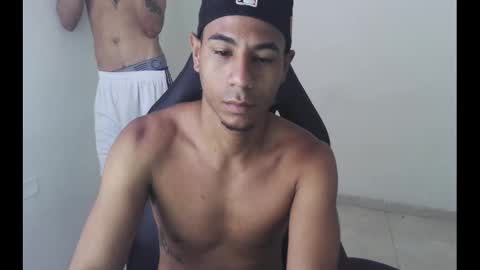 alphas_latins online show from April 6, 2026, 12:30 am